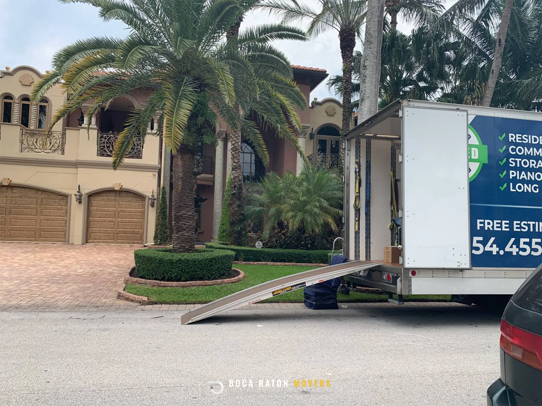 Boca Raton Movers Commercial White Truck Ready for Loading Customer Boxes and Furniture